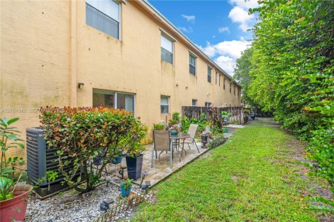 Touwnhouse à vendre à North Lauderdale, Floride: 3 chambres, 136.01 m2 № 2401958 - photo 29