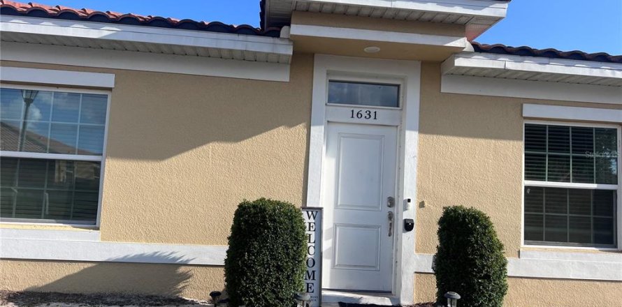 House in Kissimmee, Florida 2 bedrooms, 101.17 sq.m. № 2217070