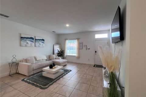 House in Kissimmee, Florida 2 bedrooms, 101.17 sq.m. № 2217070 - photo 2