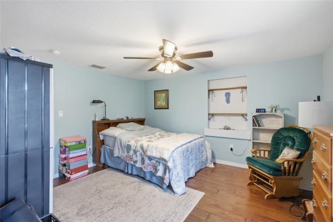 House in Dade City, Florida 4 bedrooms, 169.45 sq.m. № 2267240 - photo 25