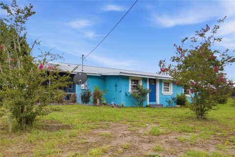 House in Dade City, Florida 4 bedrooms, 169.45 sq.m. № 2267240 - photo 2