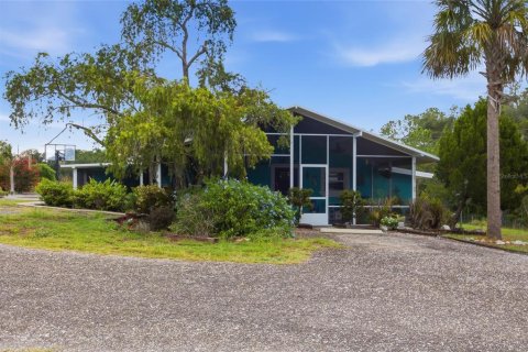 House in Dade City, Florida 4 bedrooms, 169.45 sq.m. № 2267240