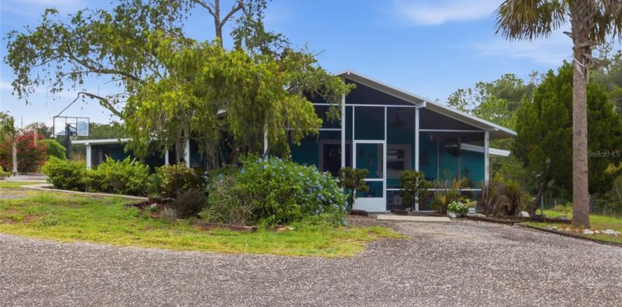 House in Dade City, Florida 4 bedrooms, 169.45 sq.m. № 2267240