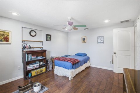 House in Dade City, Florida 4 bedrooms, 169.45 sq.m. № 2267240 - photo 21