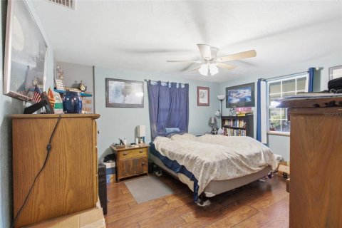 House in Dade City, Florida 4 bedrooms, 169.45 sq.m. № 2267240 - photo 30