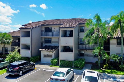 Condo in Sunrise, Florida, 2 bedrooms  № 1922078 - photo 16