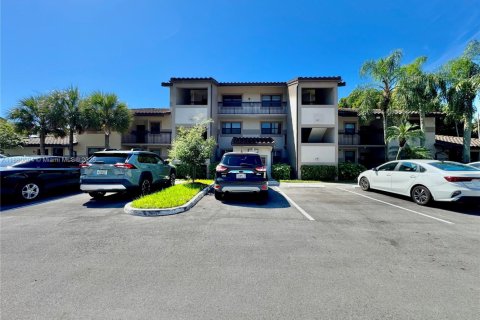 Condo in Sunrise, Florida, 2 bedrooms  № 1922078 - photo 10