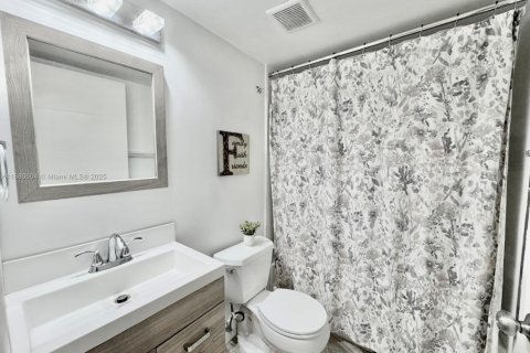 Condo in Sunrise, Florida, 2 bedrooms  № 1922078 - photo 7