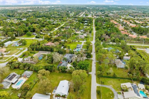 House in Lake Worth, Florida 4 bedrooms, 349.96 sq.m. № 1020228 - photo 1
