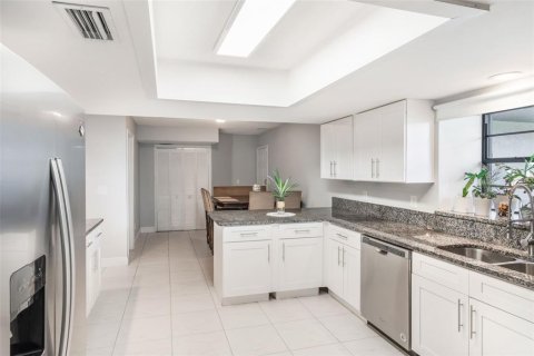 Villa ou maison à vendre à Clermont, Floride: 3 chambres, 245.35 m2 № 1910923 - photo 13