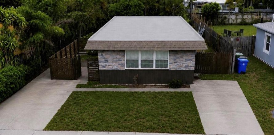 Commercial property in Fort Lauderdale, Florida 92.9 sq.m. № 2261358