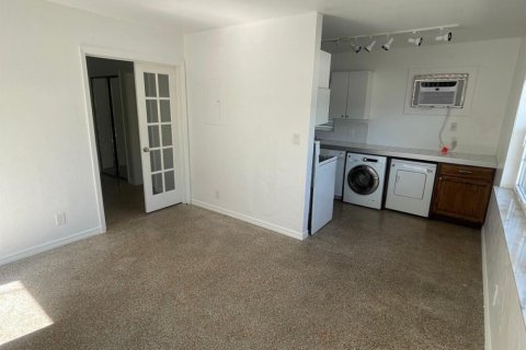 Commercial property in Fort Lauderdale, Florida 92.9 sq.m. № 2261358 - photo 3
