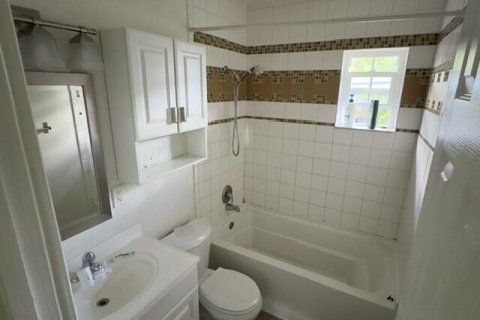 Commercial property in Fort Lauderdale, Florida 92.9 sq.m. № 2261358 - photo 10