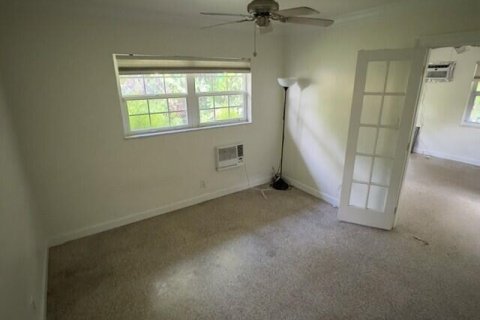 Commercial property in Fort Lauderdale, Florida 92.9 sq.m. № 2261358 - photo 9