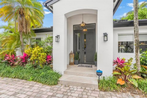 House in Palmetto Bay, Florida 5 bedrooms, 230.58 sq.m. № 1890023 - photo 2
