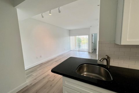 Condo in Wellington, Florida, 3 bedrooms  № 2187403 - photo 3