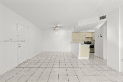 Снять в аренду квартиру в Катлер-Бей, Флорида 2 спальни, 103.4м2, № 1956396 - фото 11