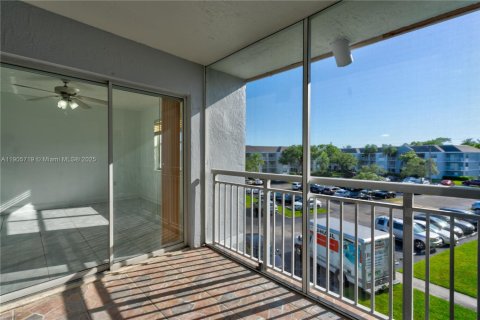 Снять в аренду квартиру в Катлер-Бей, Флорида 2 спальни, 103.4м2, № 1956396 - фото 8