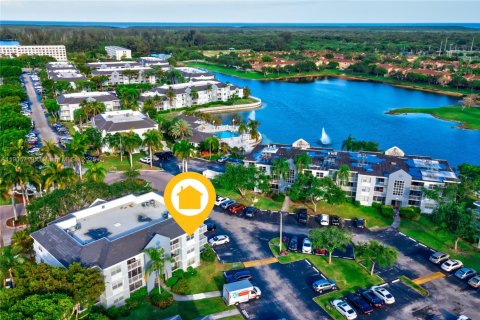 Снять в аренду квартиру в Катлер-Бей, Флорида 2 спальни, 103.4м2, № 1956396 - фото 1