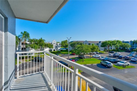 Снять в аренду квартиру в Катлер-Бей, Флорида 2 спальни, 103.4м2, № 1956396 - фото 18