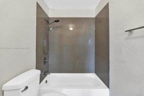 Купить кондоминиум в Норт-Майами, Флорида 1 спальня, 64.66м2, № 1971690 - фото 22