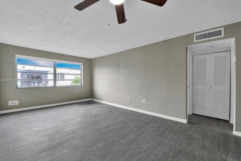 Купить кондоминиум в Норт-Майами, Флорида 1 спальня, 64.66м2, № 1971690 - фото 25