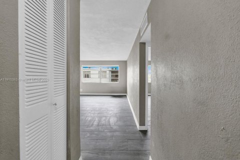 Купить кондоминиум в Норт-Майами, Флорида 1 спальня, 64.66м2, № 1971690 - фото 9