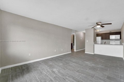 Купить кондоминиум в Норт-Майами, Флорида 1 спальня, 64.66м2, № 1971690 - фото 27