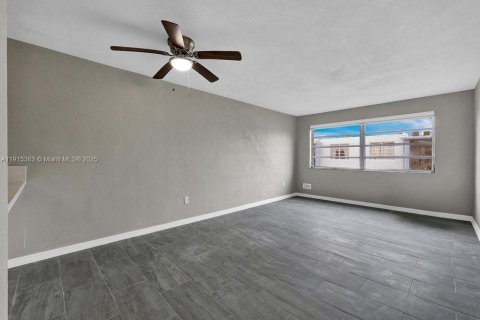 Купить кондоминиум в Норт-Майами, Флорида 1 спальня, 64.66м2, № 1971690 - фото 24