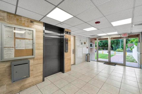 Купить кондоминиум в Норт-Майами, Флорида 1 спальня, 64.66м2, № 1971690 - фото 7