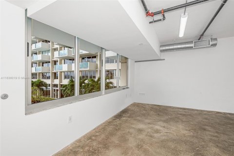 Propiedad comercial en venta en Miami Beach, Florida № 1820133 - foto 4