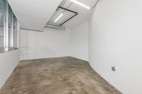 Propiedad comercial en venta en Miami Beach, Florida № 1820133 - foto 3