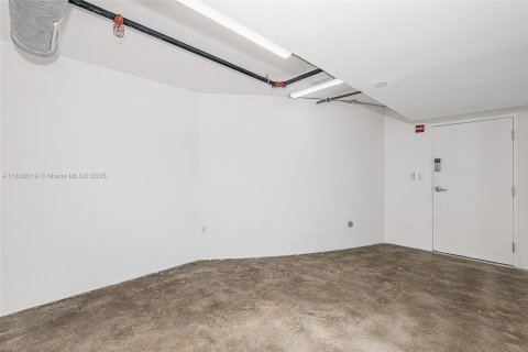 Propiedad comercial en venta en Miami Beach, Florida № 1820133 - foto 9
