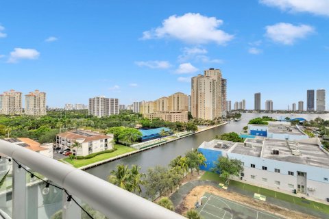 Condo in Aventura, Florida, 2 bedrooms № 2082143 - photo 2