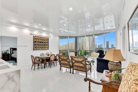 Condo in Aventura, Florida, 2 bedrooms № 2082143 - photo 6