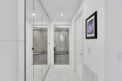 Condo in Aventura, Florida, 2 bedrooms № 2082143 - photo 26