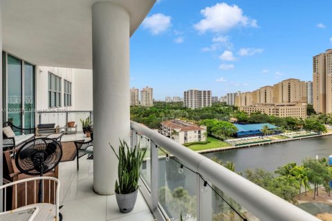 Condo in Aventura, Florida, 2 bedrooms № 2082143 - photo 4