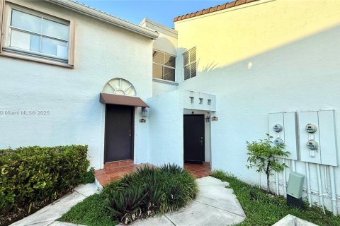 Appartement à louer à Doral, Floride: 2 chambres № 1924860 - photo 1
