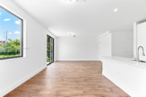 Touwnhouse à vendre à Florida City, Floride: 4 chambres, 191.56 m2 № 1960173 - photo 12