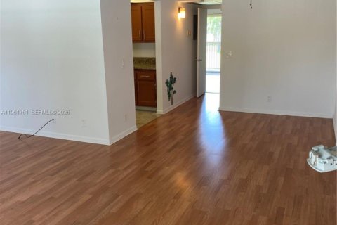 Immobilier commercial à vendre à Pembroke Pines, Floride: 87.33 m2 № 2024634 - photo 14