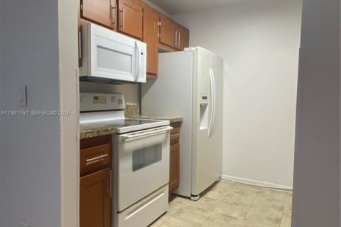 Immobilier commercial à vendre à Pembroke Pines, Floride: 87.33 m2 № 2024634 - photo 13