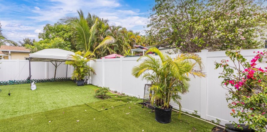 Casa en Tamarac, Florida 3 dormitorios, 121.89 m2 № 1229229