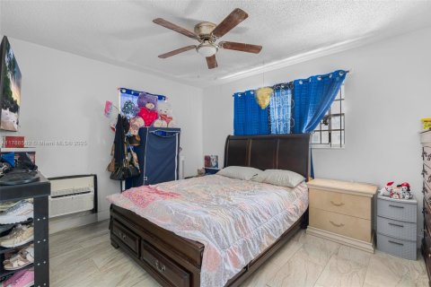 Commercial property in Miami, Florida 145.39 sq.m. № 1864751 - photo 11