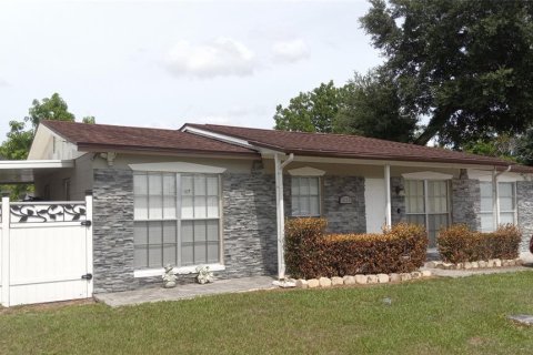 Villa ou maison à Tampa, Floride 4 chambres, 105.72 m2 № 2360364