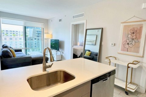 Condo in Miami, Florida, 2 bedrooms  № 2000483