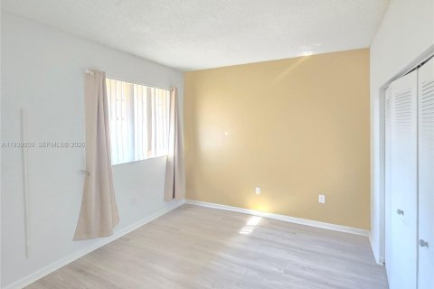 Copropriété à louer à Pembroke Pines, Floride: 2 chambres, 79.34 m2 № 1997943 - photo 15