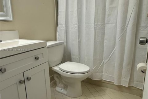 Condominio en venta en Oakland Park, Florida, 2 dormitorios, 84.54 m2 № 2031183 - foto 11