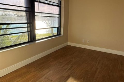 Condominio en venta en Oakland Park, Florida, 2 dormitorios, 84.54 m2 № 2031183 - foto 12