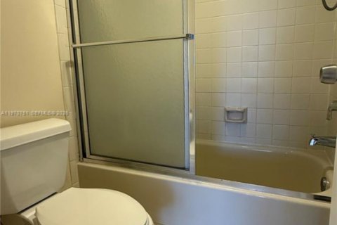 Condominio en venta en Oakland Park, Florida, 2 dormitorios, 84.54 m2 № 2031183 - foto 15