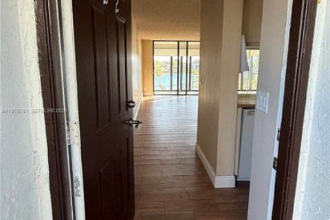 Condominio en venta en Oakland Park, Florida, 2 dormitorios, 84.54 m2 № 2031183 - foto 5